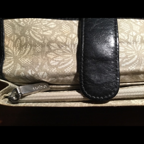 ❤️SOLD❤️Hobo International Black Leather Wallet - Picture 4 of 7